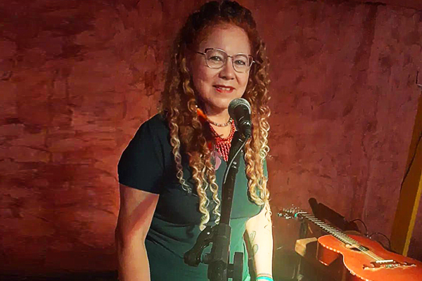 Cantora e aposentada da Caixa, Eleni elogia Talentos 2021: “arte é fundamental para vida de todos”