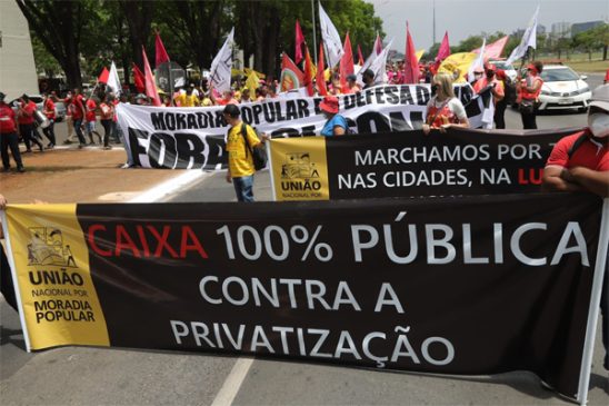 “A luta de vocês é uma luta nossa”, diz presidente da Fenae a representantes dos movimentos de moradia popular