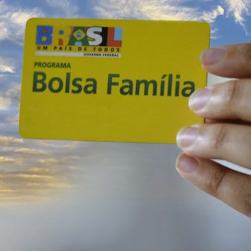 Atendimento à população em situação de pobreza precisa ser ampliado, defende Fenae