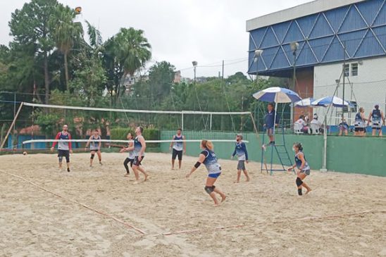 Equipes da Apcef/SP participam de mais um torneio de vôlei de areia