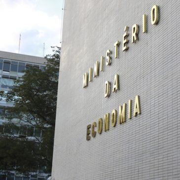 Fenae critica proposta de alteração das leis 108 e 109: “governo quer atender bancos privados”