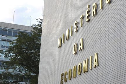 Fenae critica proposta de alteração das leis 108 e 109: “governo quer atender bancos privados”