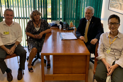 Diretores da Fenae e Erika Kokay se reúnem com relator do PL do penhor