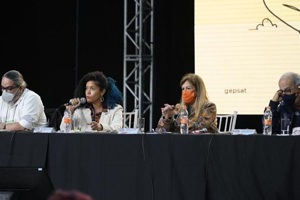 Saúde dos trabalhadores da Caixa é tema de debate no Conecef