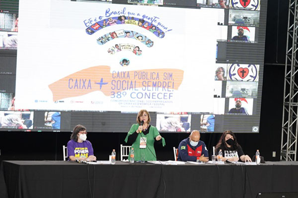 Defesa da Caixa 100% pública e dos direitos dos empregados abre debates do 38º Conecef