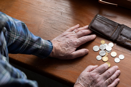 Consignado do Auxílio Brasil é perversidade com a população vulnerável, avalia presidente da Fenae
