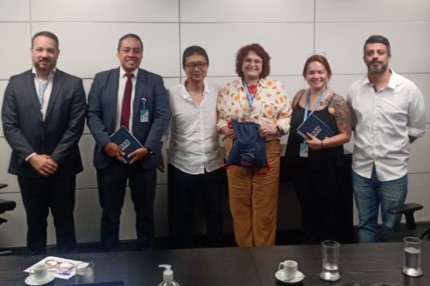 Fenae e CEE/Caixa se reúnem com VP de habitação e consultora da presidência da Caixa