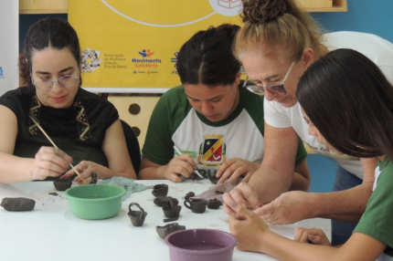 Projeto Modelando o Amanhã fortalece tradição do barro e gera autonomia para mulheres em Pernambuco