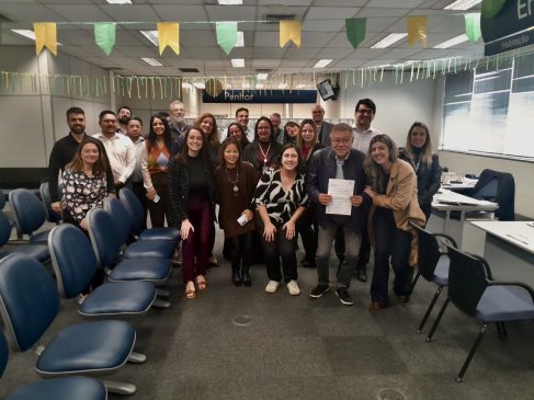 Empregados da capital e do interior recebem prêmios dos 119 anos da Apcef/SP