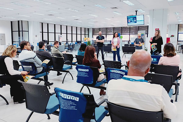 Dia Nacional de Luta mobiliza empregados da Caixa contra o teto do Saúde Caixa