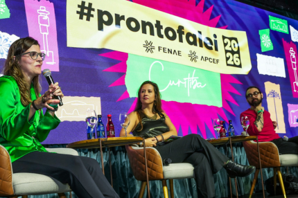 Narrativas e fake news desafiam sociedade e ambiente de trabalho, discutem especialistas no #ProntoFalei 2026