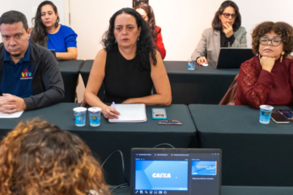 Representantes dos empregados aguardam respostas da Caixa em nova rodada de negociação nesta sexta (14)