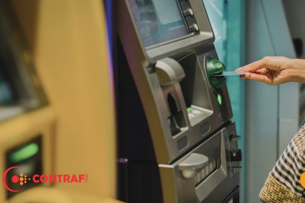 Bancos lucram mais com digitalização, mas clientes e trabalhadores pagam a conta