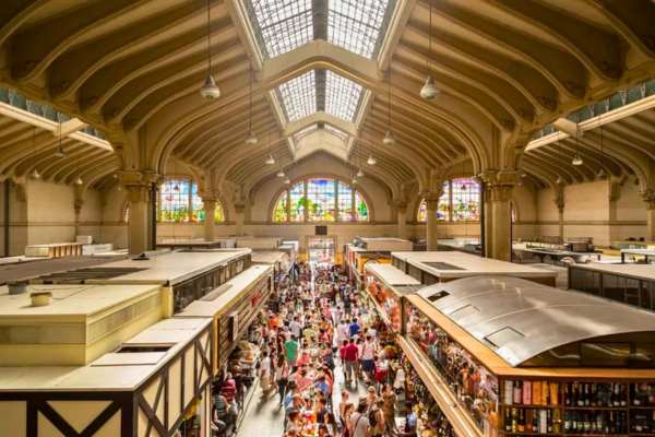Participe de um passeio pelos sabores, histórias e encantos do Mercadão de São Paulo
