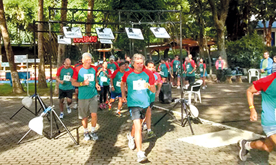 crianças corrida fenae