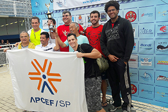 APCEF/SP  Atletas da APCEF/SP participam de evento de natação - APCEF/SP